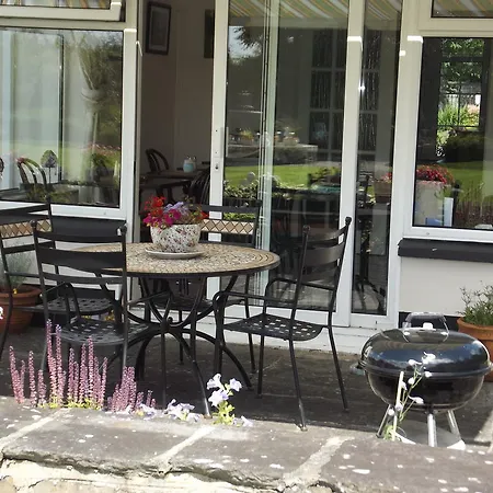 Bed & Breakfast Innwood House