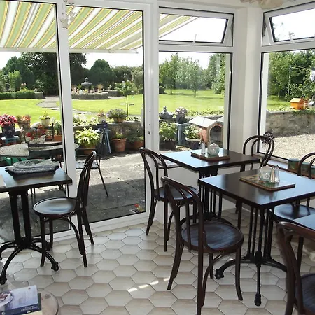 Bed & Breakfast Innwood House