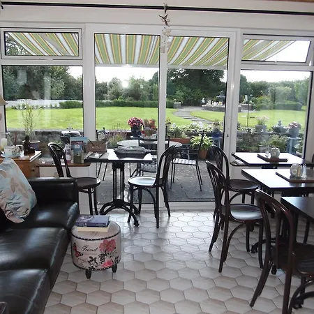 Bed & Breakfast Innwood House